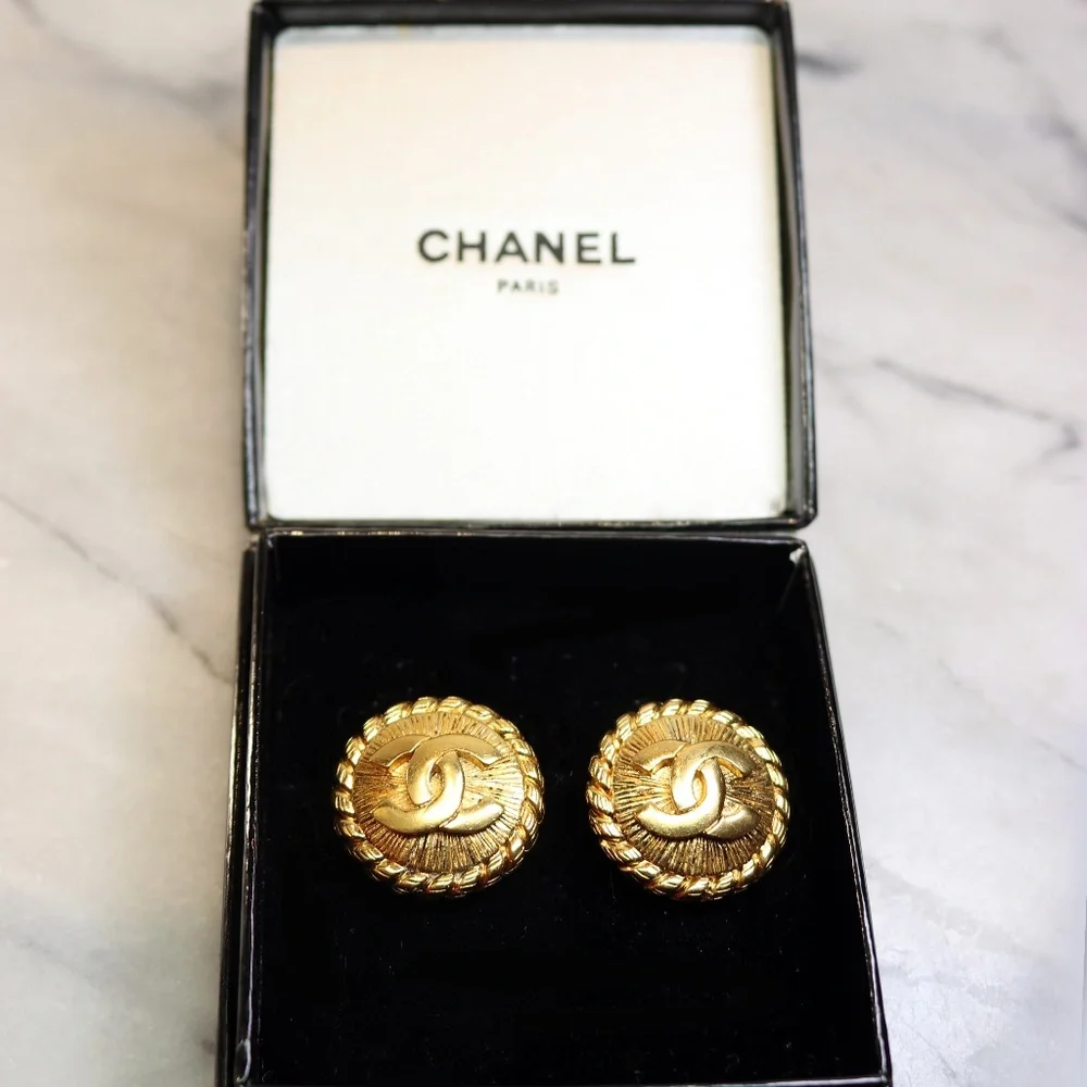 Chanel CC Logo Gold Plated Earrings ~ Vintage Chanel Clip-on Earrings ~ EUC